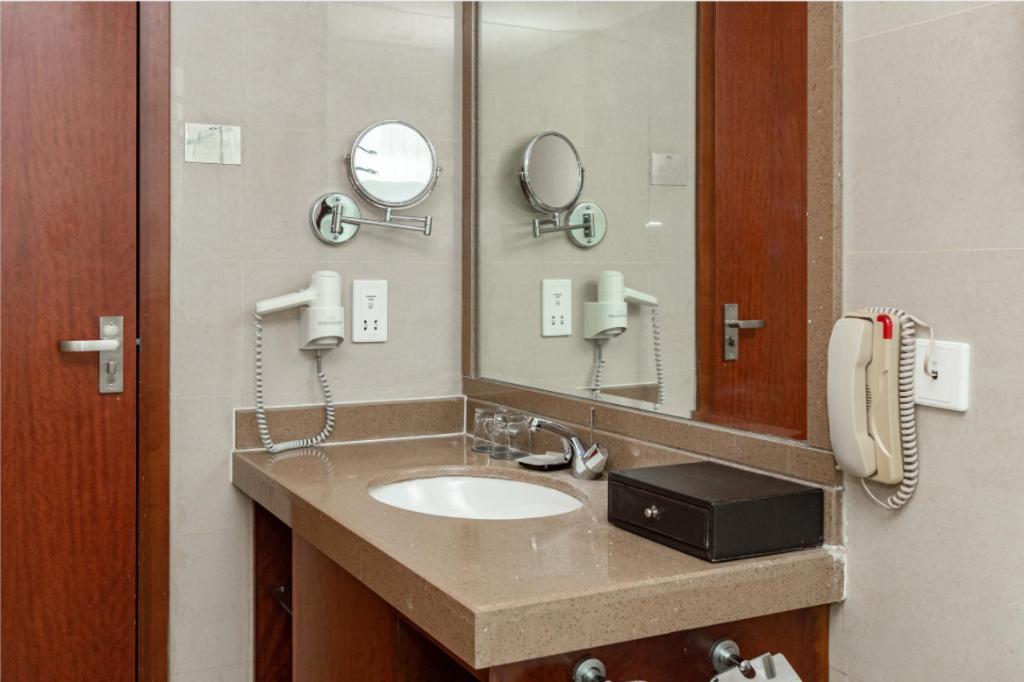 Qingdao Blue Horizon Hotel Licang Exterior photo