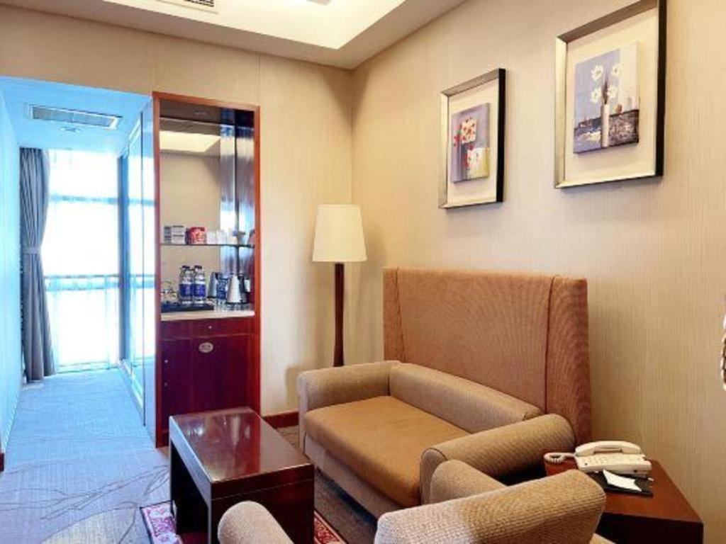 Qingdao Blue Horizon Hotel Licang Exterior photo
